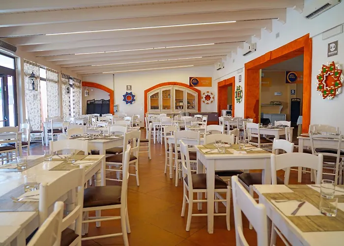 מלון Chiusurelle Village 4*